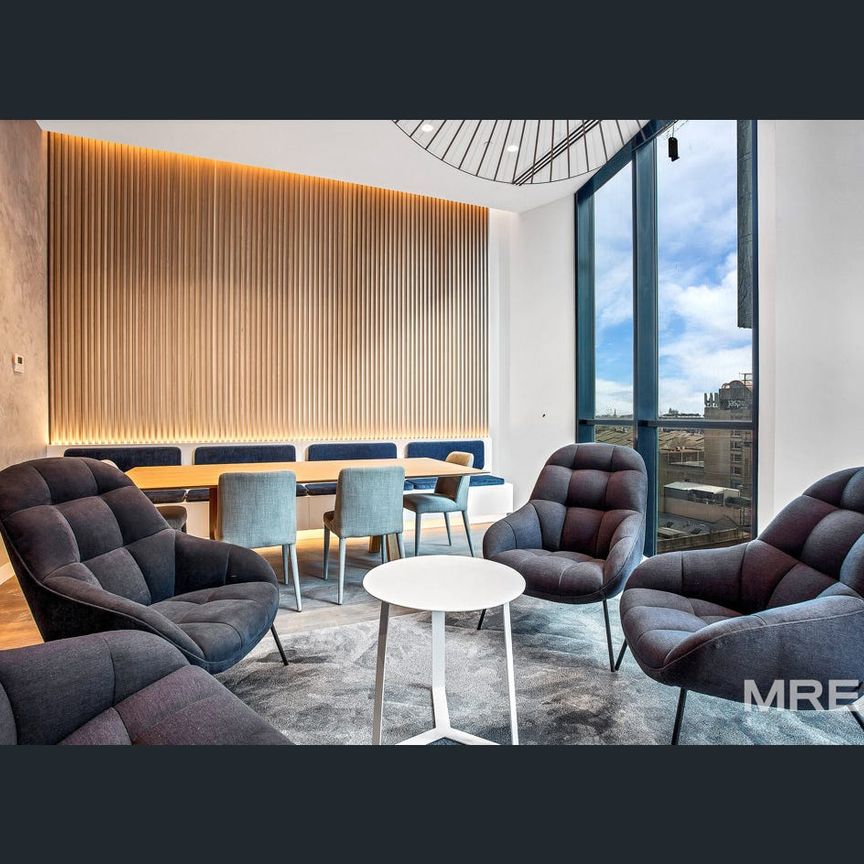 Stylish living in prime location - Photo 1