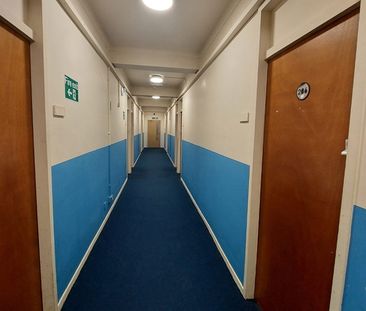 Room in a Shared House, Montgomery House, M16 - Photo 1