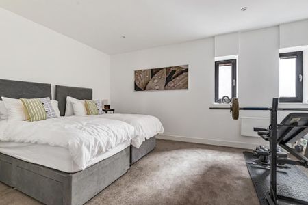 2 bedroom flat to rent - Photo 2