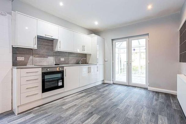 Georges Road, Sale, Cheshire, M33 - Photo 1