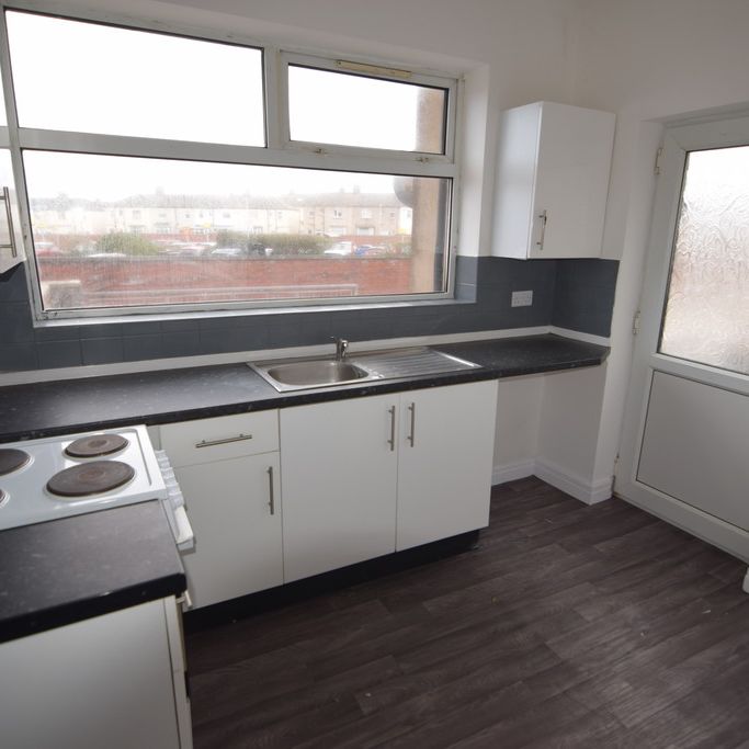 To Let 1 Bed Ground Floor Flat - Photo 1