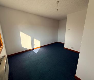 3 bedroom maisonette to rent - Photo 2