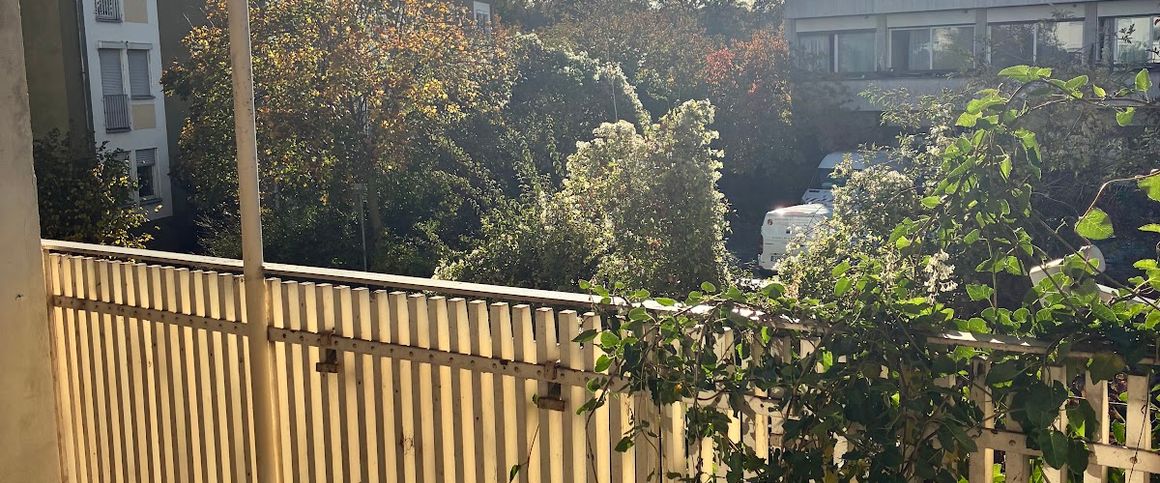 MT an CS 1.12 zum 1.1.26**Erste Kaltmiete geschenkt** 3 Zimmer mit Einbauküche und Balkon - Photo 1