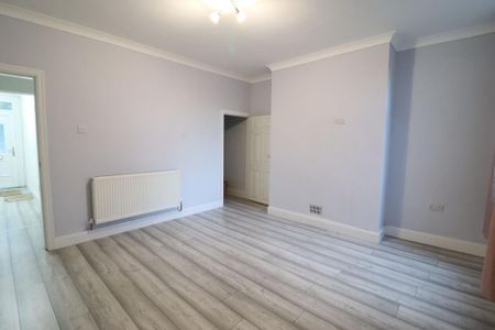 3 bedroom terraced house to rent - Photo 3