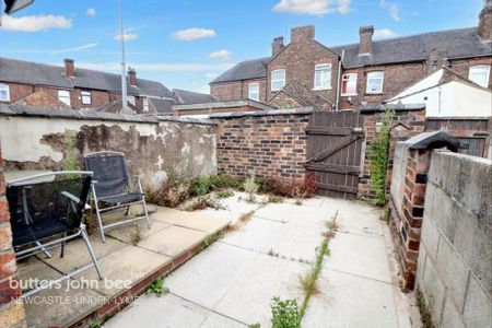 2 bedroom terraced house to rent - Photo 5