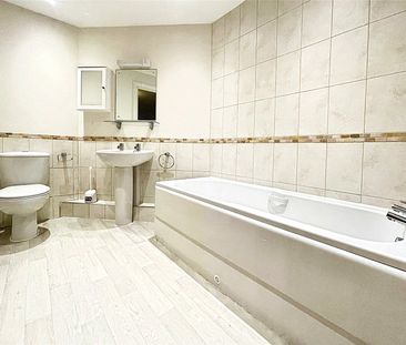 Darville House, Oxford Road East, Windsor, Berkshire, SL4 1EF - Photo 6