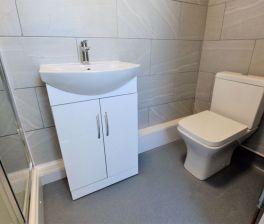 3 bedroom Flat in Flat B, (1st Floor) - Photo 1