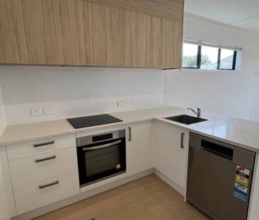 Spacious Backyard Corner Unit - Photo 2