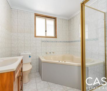 Family home in a fantastic location -- 6 Months Lease Only - Photo 3