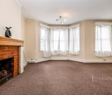 Top Floor Flat, Artillery Road, Guildford, Surrey, GU1 - Photo 2