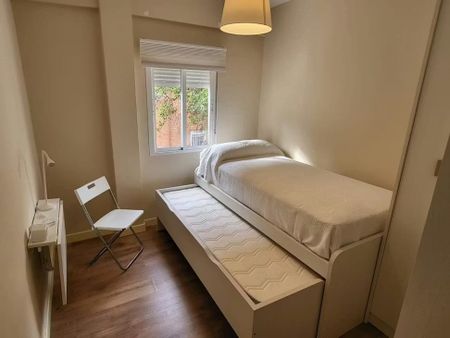 Calle Zapardiel, Sevilla, Andalusia 41005 - Photo 2