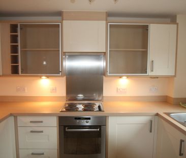 2 bedroom flat to rent - Photo 4
