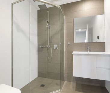 Modern Fully Furnished 2 bedroom Apartment - Photo 6