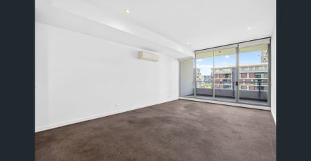 Modern apartment in sought-after resort style complex - Photo 4