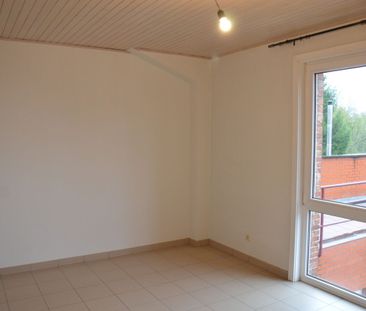 Centraal gelegen appartement met carport te Olsene - Photo 4
