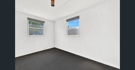 Light-Filled 3-Bedroom Home with Spacious Backyard - Photo 2