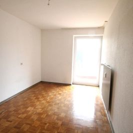 Zentrumsnahe Wohnung mit Balkon und Tiefgarage - Photo 1