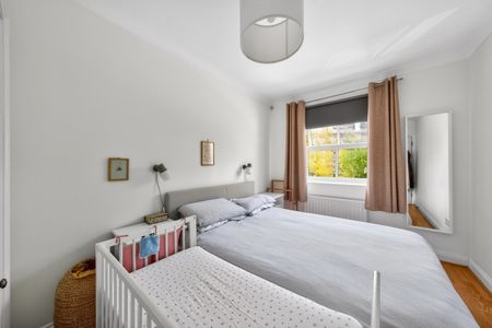 Leathermarket Court, London, SE1 3HS - Photo 4