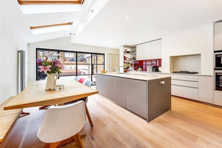 6 bedroom end of terrace house to rent - Photo 5