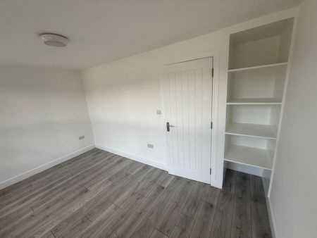 5 Bed Terraced House, Bulwer Road, N18 - Photo 2