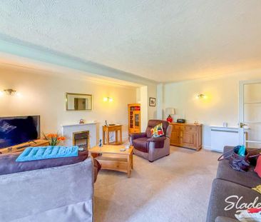 2 bedroom retirement property to rent - Photo 3