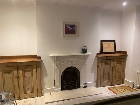 1 Bed Flat, Aubert Road, N5 - Photo 3