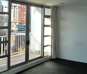 Two Bedroom Spacious Apartment - Photo 4