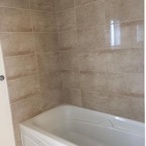 Appartement 5 1/2 Laval, Vimont, 2 places de stationnement - Photo 2