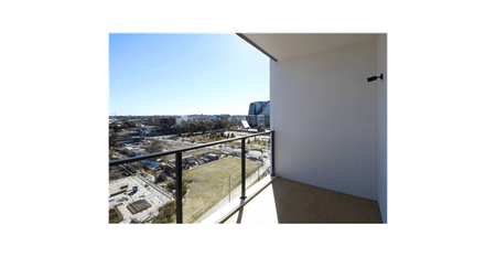 Modern 2-Bedroom, 2-Bathroom Apartment in Zetland - Photo 4