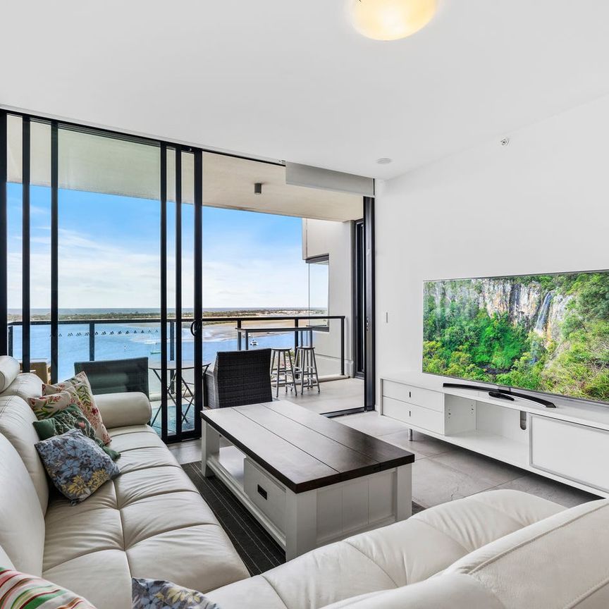 Gorgeous Oceanview 2 Bedrooms 2 Bathrooms 2 carparks in Labrador! - Photo 1