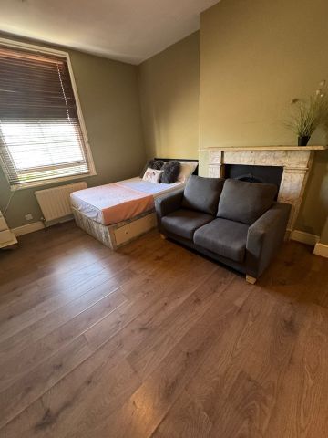 Room in a Shared House, Malwood Road, SW12 - Photo 4