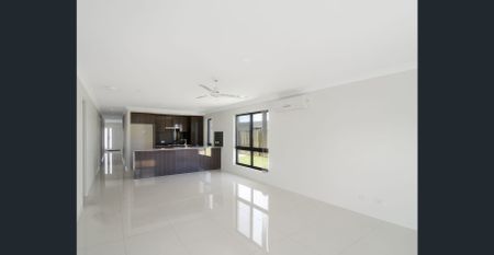Contemporary Living in a Parkside Setting - Photo 3