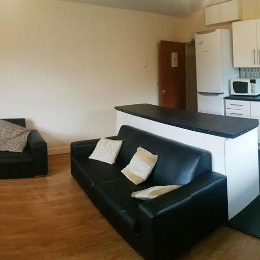 5 bedroom flat to rent - Photo 1