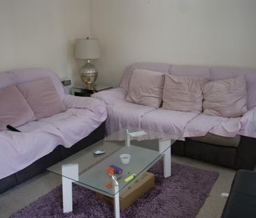 3 bedroom end of terrace house to rent - Photo 1