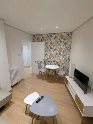 Alquiler de piso en Calle Roa de la Vega, 31 - Photo 3