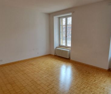 Bienne, 3-room apartment in the heart of the old town - Photo 3