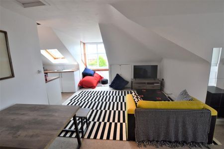 5 bedroom villa to rent - Photo 2