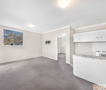 2/5 Adams Street, Queanbeyan - Photo 2