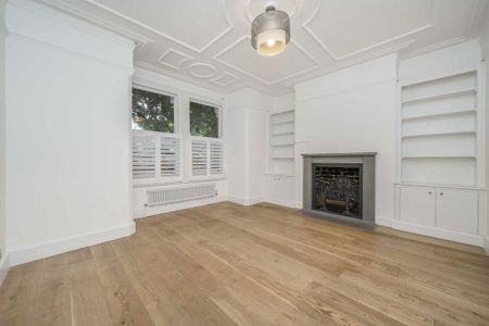 6 bedroom semi-detached house to rent - Photo 2