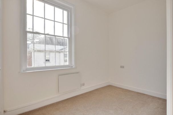3 bedroom apartment to rent - Photo 1