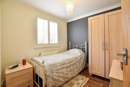 3 bedroom mews to rent - Photo 3