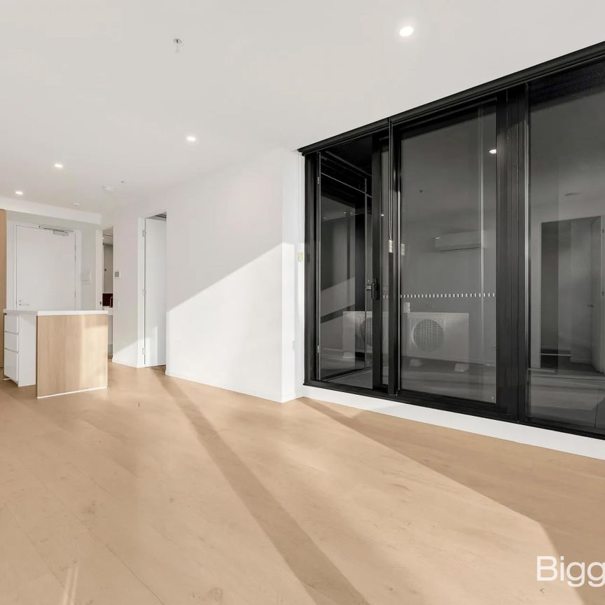 ONE-BEDROOM APARTMENT WITH CITY VIEWS IN SKY GARDEN - Photo 1