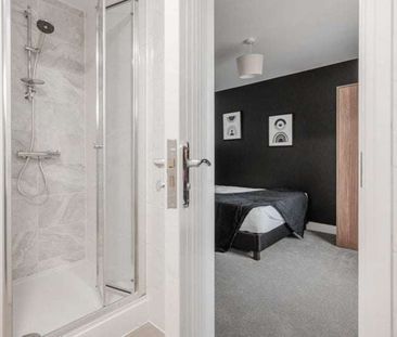 Cohen Avenue Room 5 - Photo 5