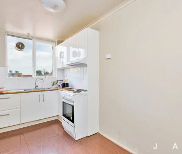 3/12 Eldridge Street, Footscray VIC 3011 - Photo 3