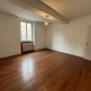 Location Appartement 4 pièces 83m² BOURG EN BRESSE 01000 - Photo 2