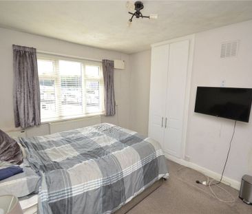 1 Bed Terraced House, Longroyd Place, LS11 - Photo 6