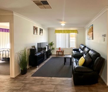 Charming Family Home in Dubbo - Photo 4