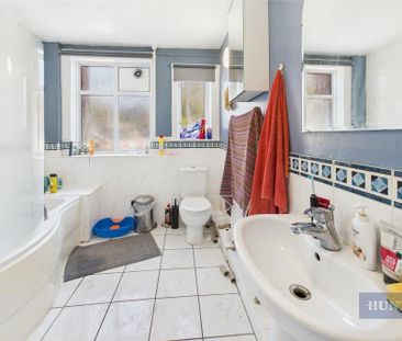 5 bedroom flat to rent - Photo 2