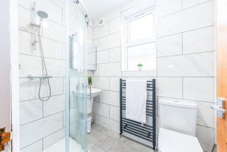 5 bedroom terraced house to rent - Photo 4