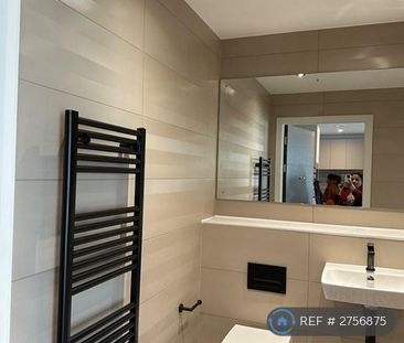 1 bedroom in a flat share to rent - Photo 1